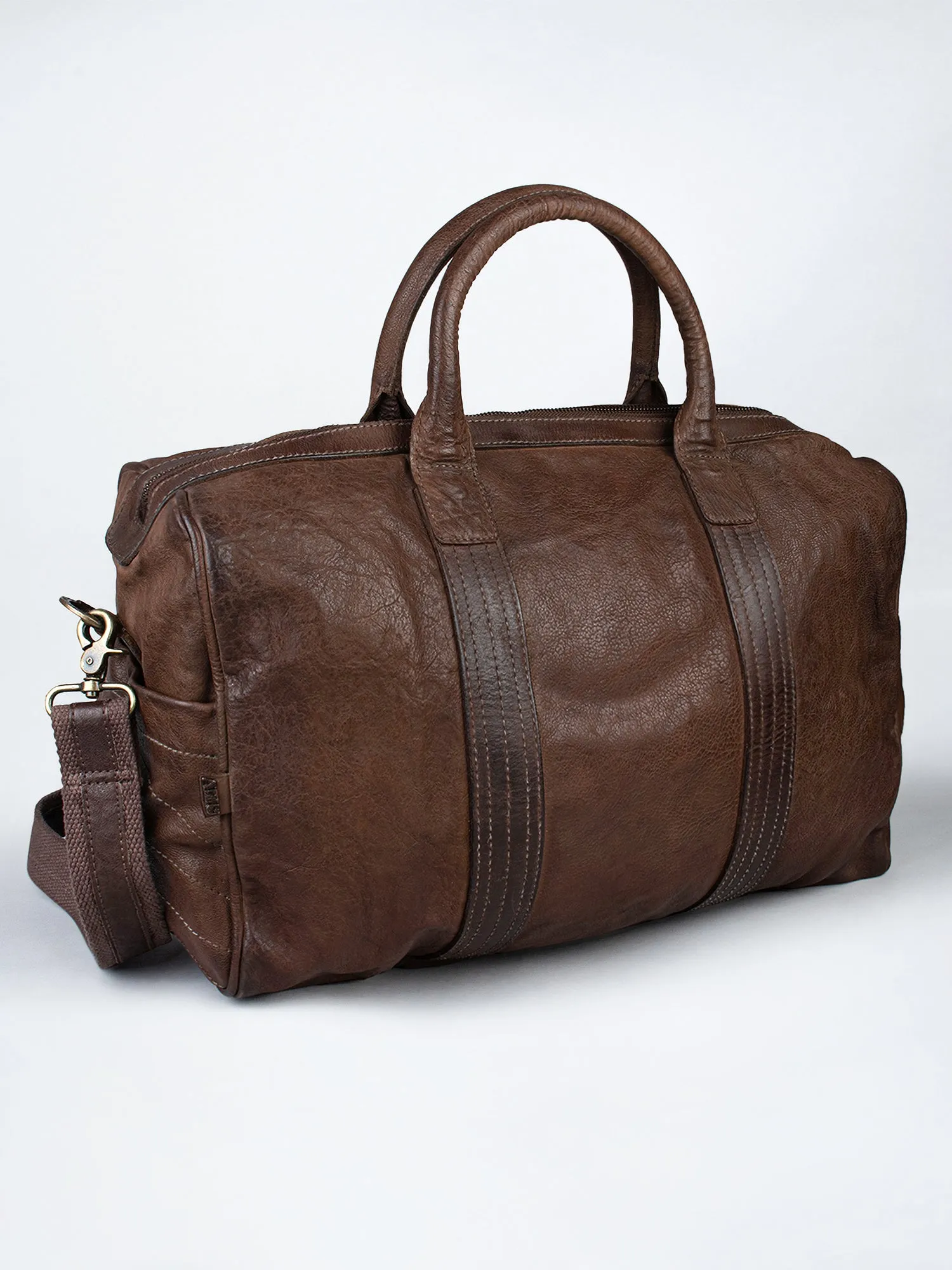 Alexander: Black Leather Weekender Bag by Art N Vintage