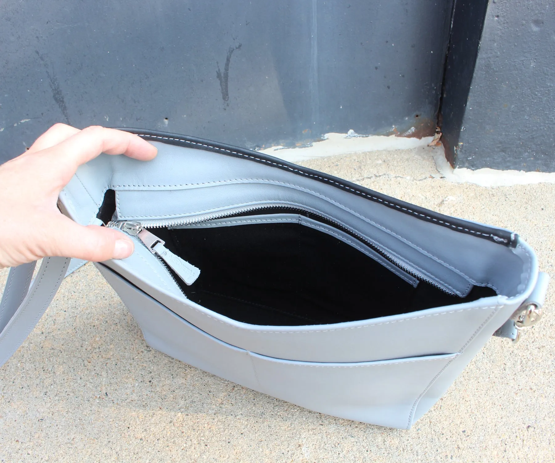 Angular Designer Leather Galloper Gray Black Handbag