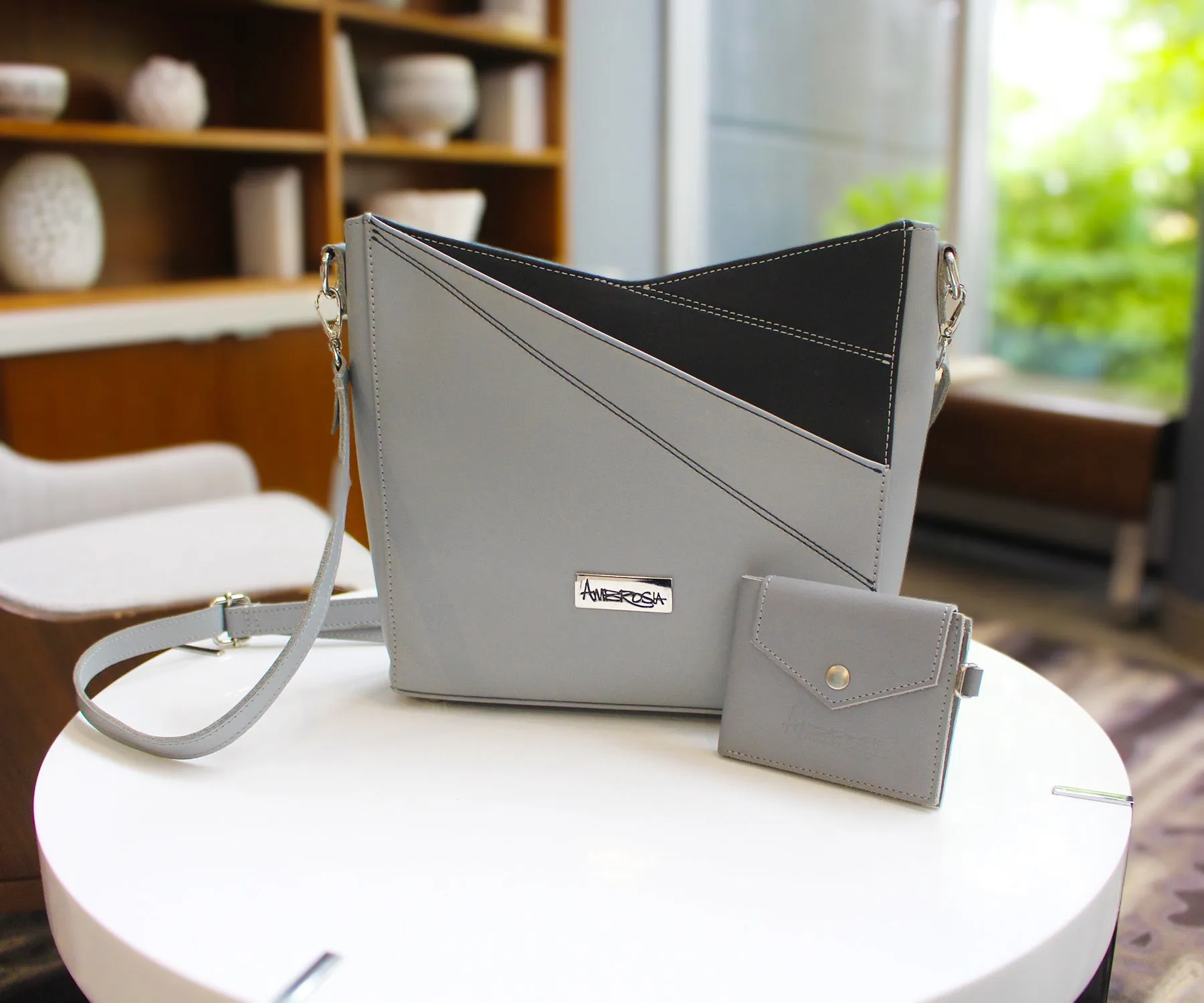Angular Designer Leather Galloper Gray Black Handbag