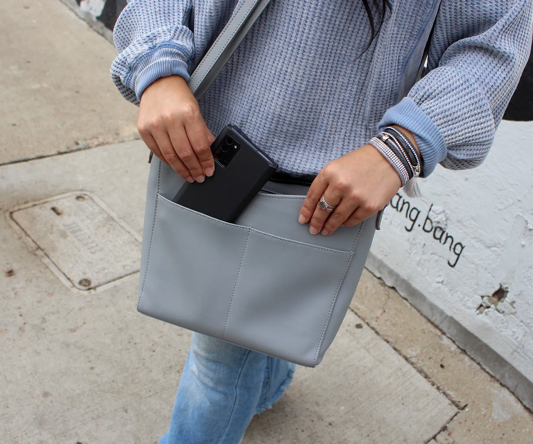 Angular Designer Leather Galloper Gray Black Handbag
