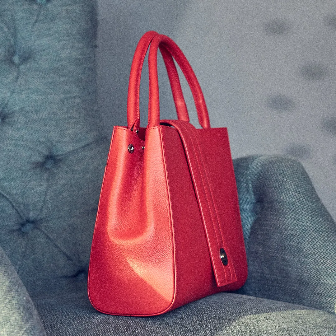 briffani lean interchangeable quilted closure tote - red with gunmetal