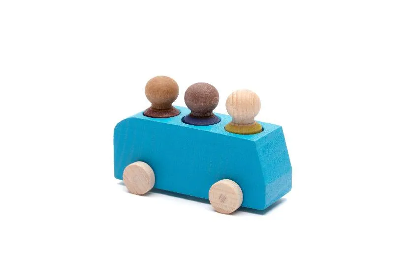 Bus Turquoise with 3 Figures