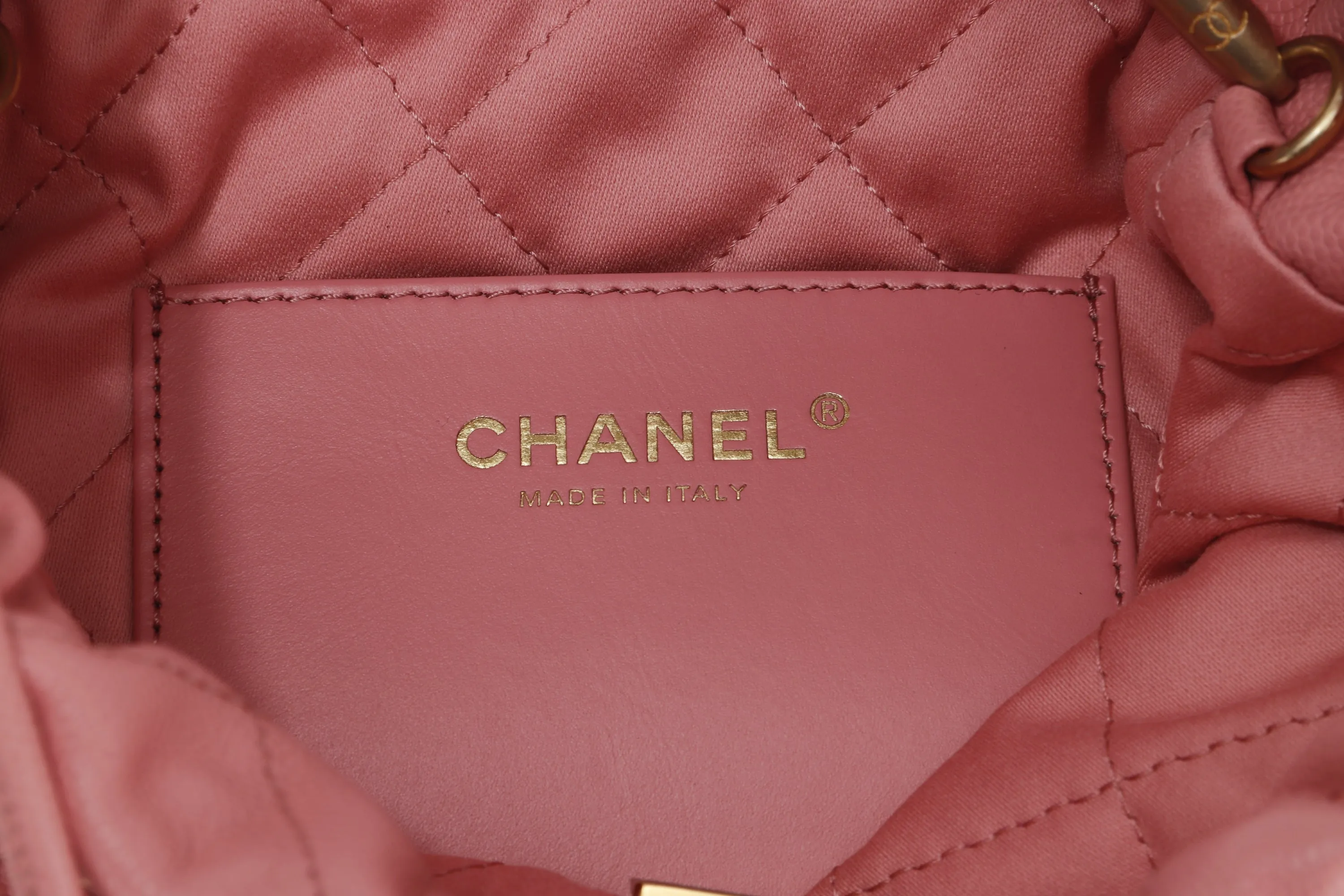 CHANEL 22 MINI (N89Pxxxx) SOFT PINK CAVIAR LEATHER GOLD HARDWARE, WITH DUST COVER & BOX