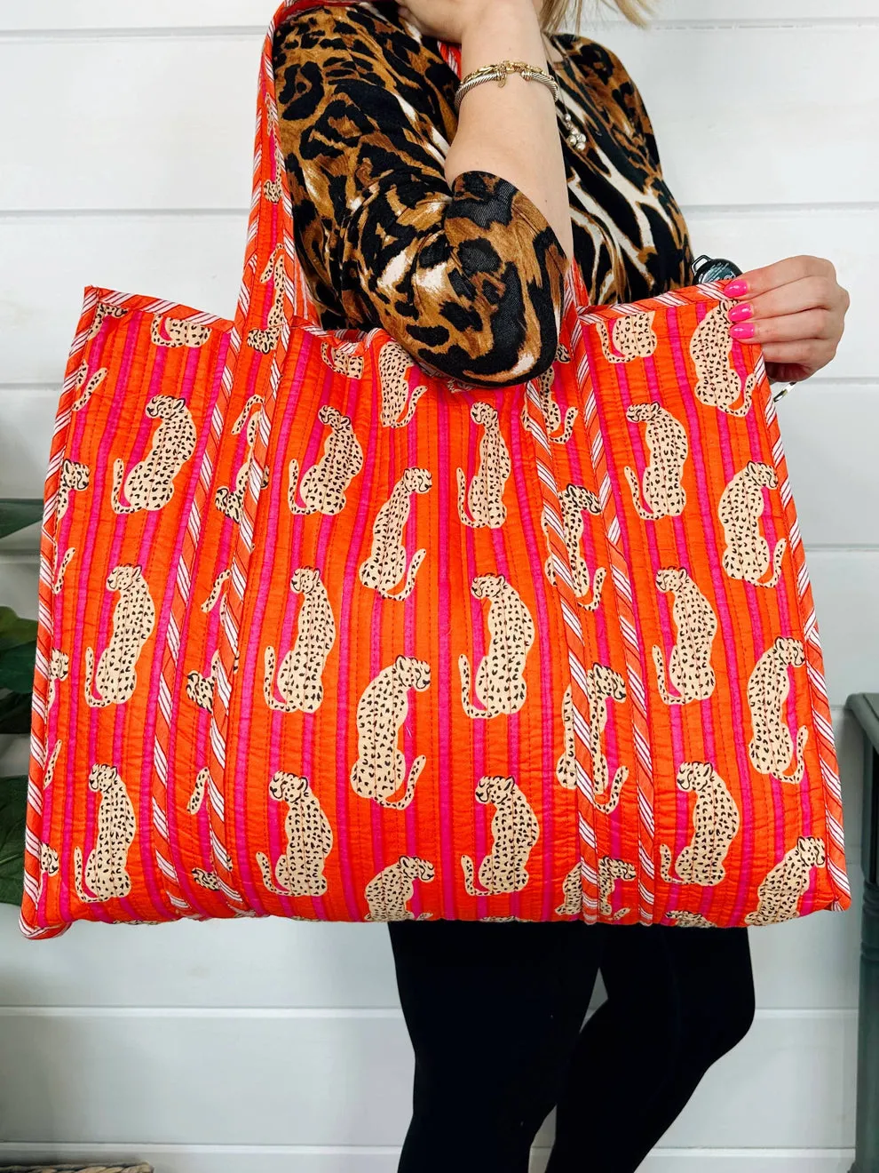 Fiery orange tiger bag