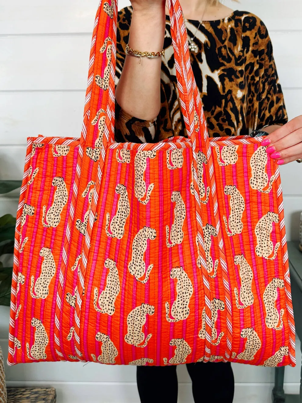 Fiery orange tiger bag
