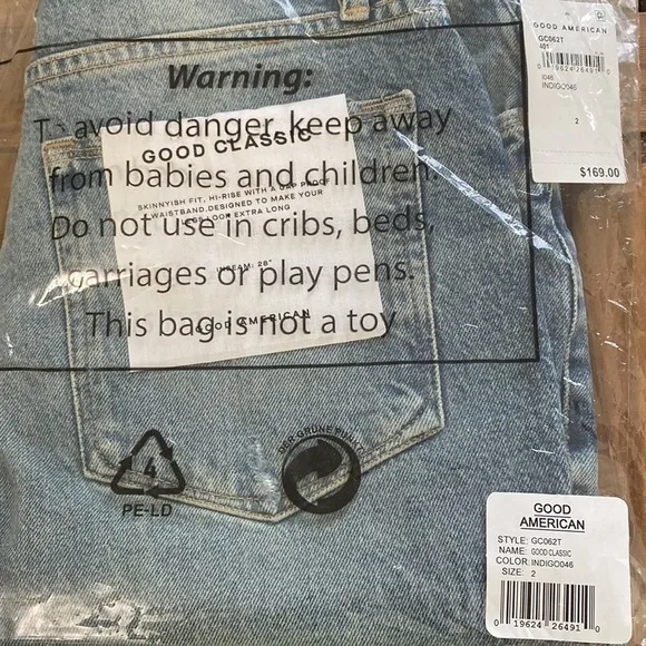 Good American Good Classic Distressed Weekender Jean NWT 2/26 Straight High rise