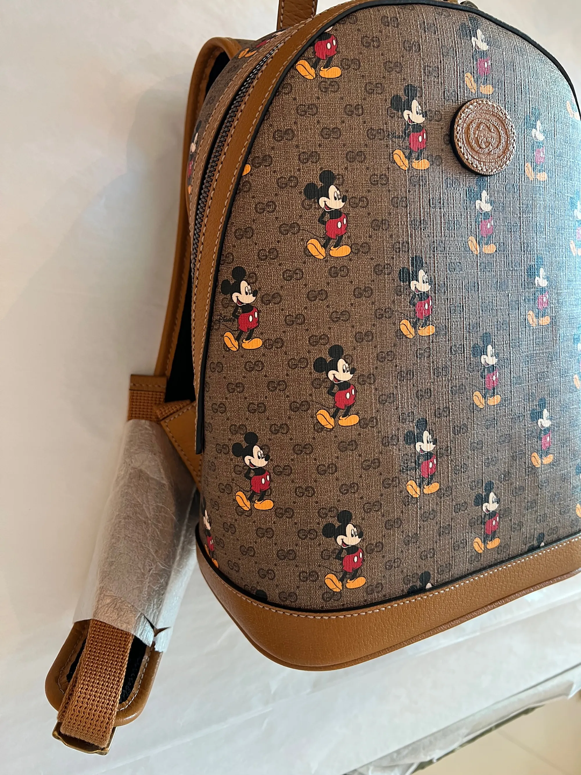 GUCCI GG Disney X Mickey Mouse Zip Around Tan Brown Purse Wallet Italy NEW