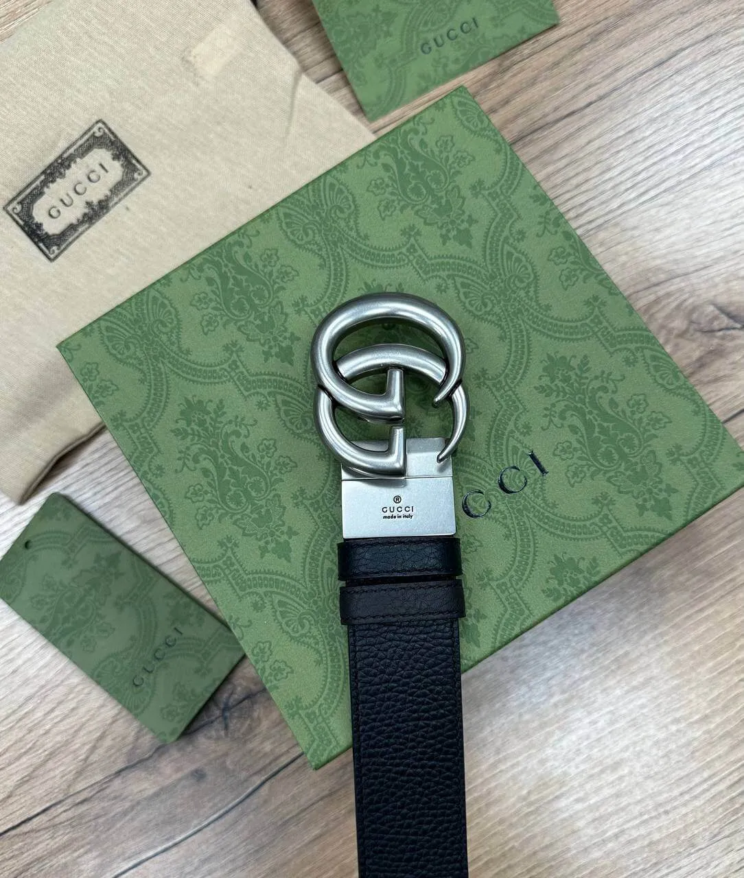 Gucci Reversible thin belt with Double G buckle silver