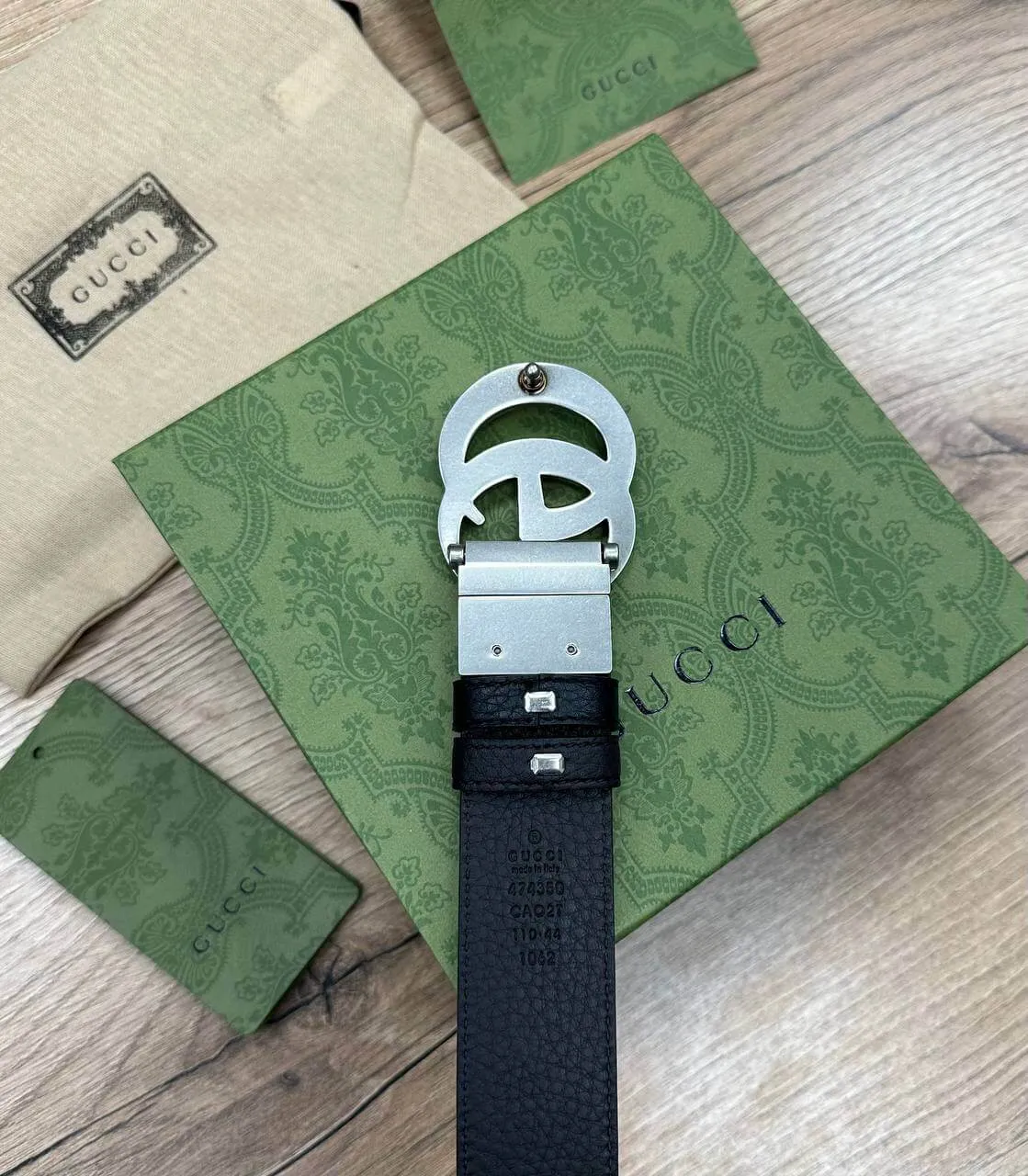 Gucci Reversible thin belt with Double G buckle silver