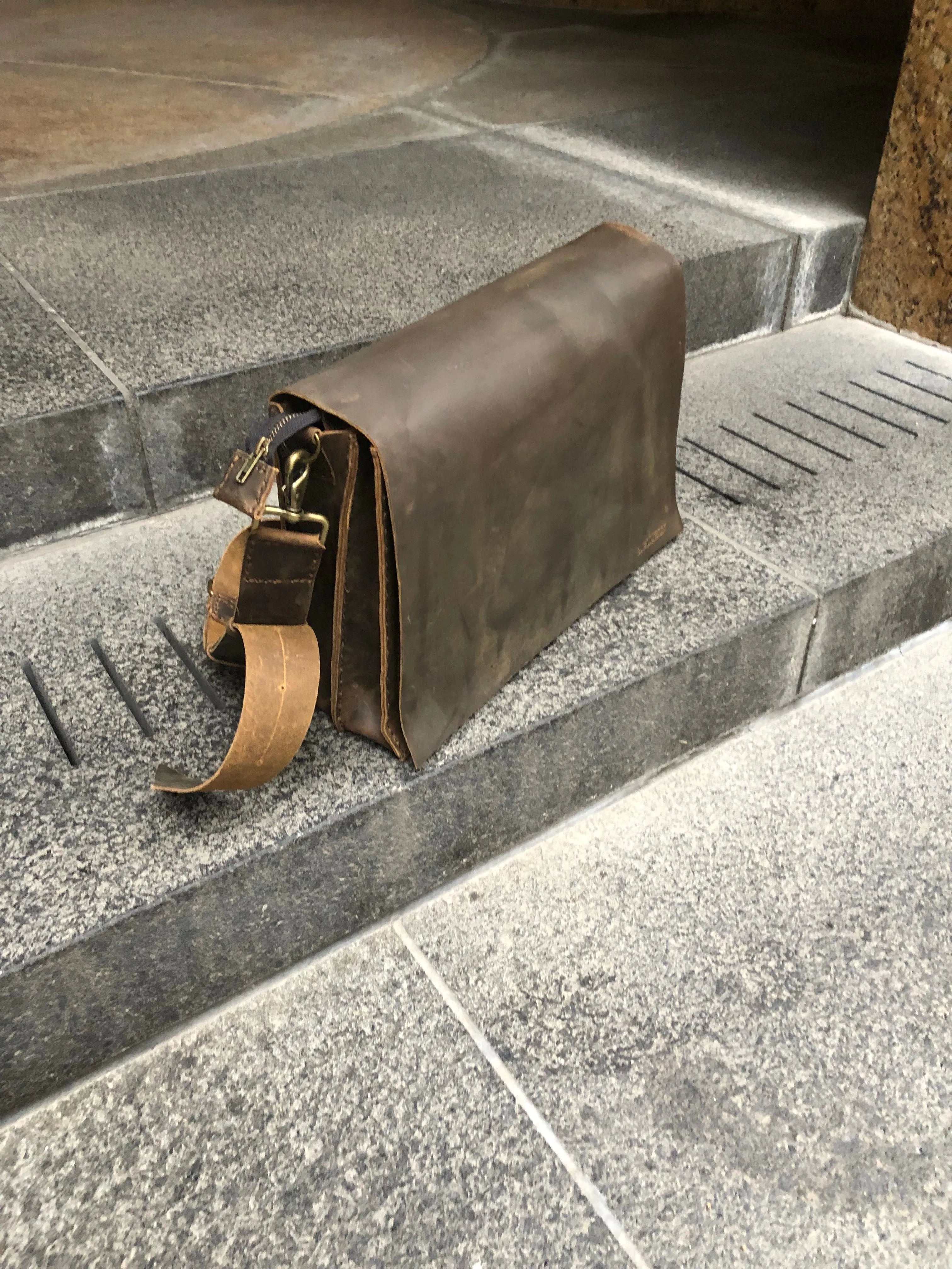 Gusseted Briefcase / Minimalist Leather Briefcase / Double Compartment Bag / Handstitched Leather