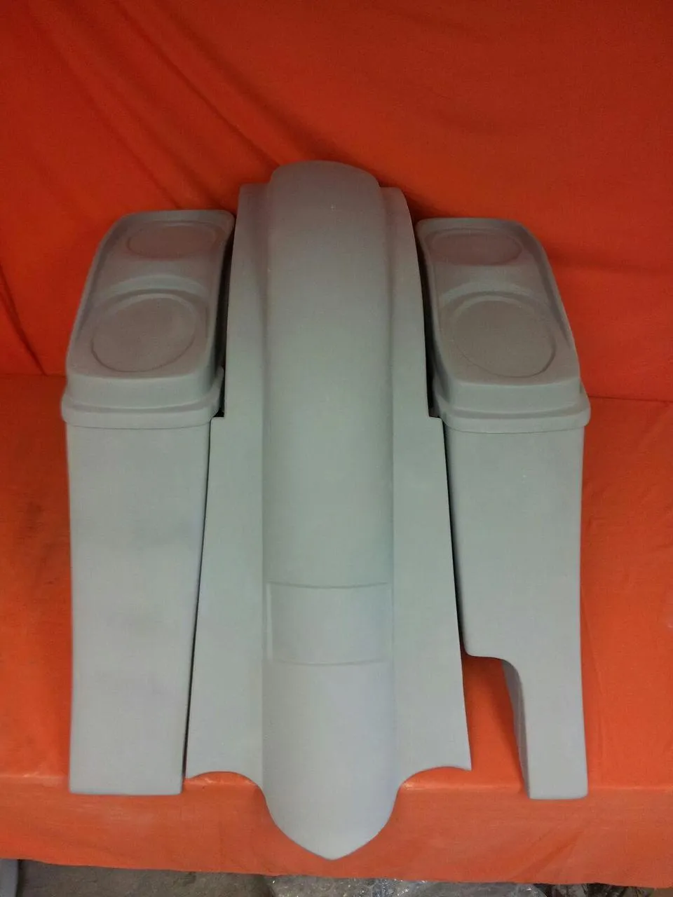 Harley Davidson 6" Heritage Softail Out & Down Extended Saddlebags Dual 6 x 9 Speaker Lids   Fender Right Side Cut Out