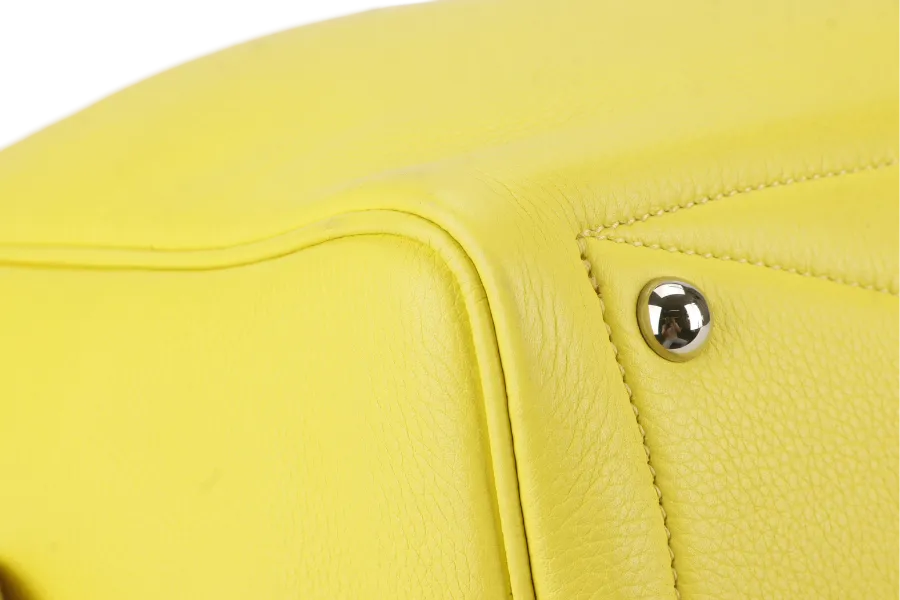 HERMES SAC VICTORIA II 35 LIME CLEMENCE LEATHER PALLADIUM HARDWARE STAMP X (YEAR 2016) WITH KEYS, PADLOCK AND DUST COVER