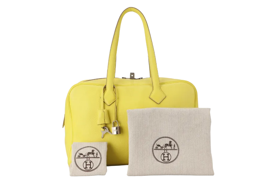 HERMES SAC VICTORIA II 35 LIME CLEMENCE LEATHER PALLADIUM HARDWARE STAMP X (YEAR 2016) WITH KEYS, PADLOCK AND DUST COVER