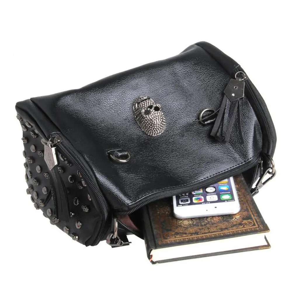 Impressive Women's Skull Shoulder Bag