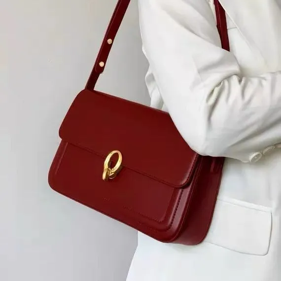 Light Luxury Commuter Bag