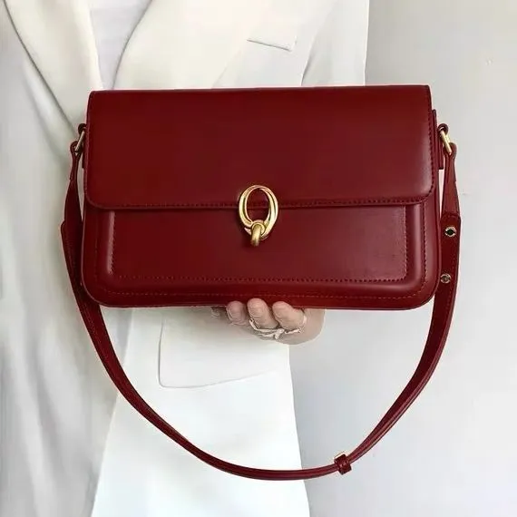 Light Luxury Commuter Bag