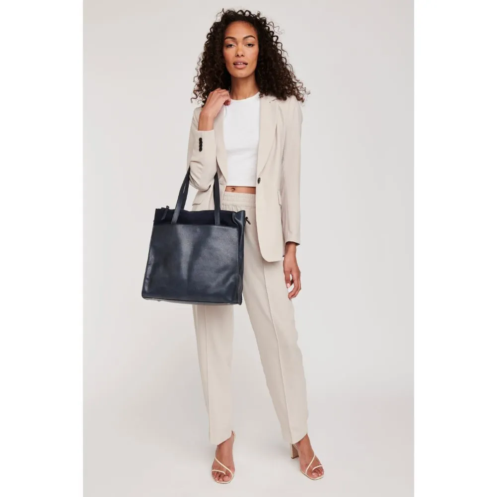 Lilian Tote