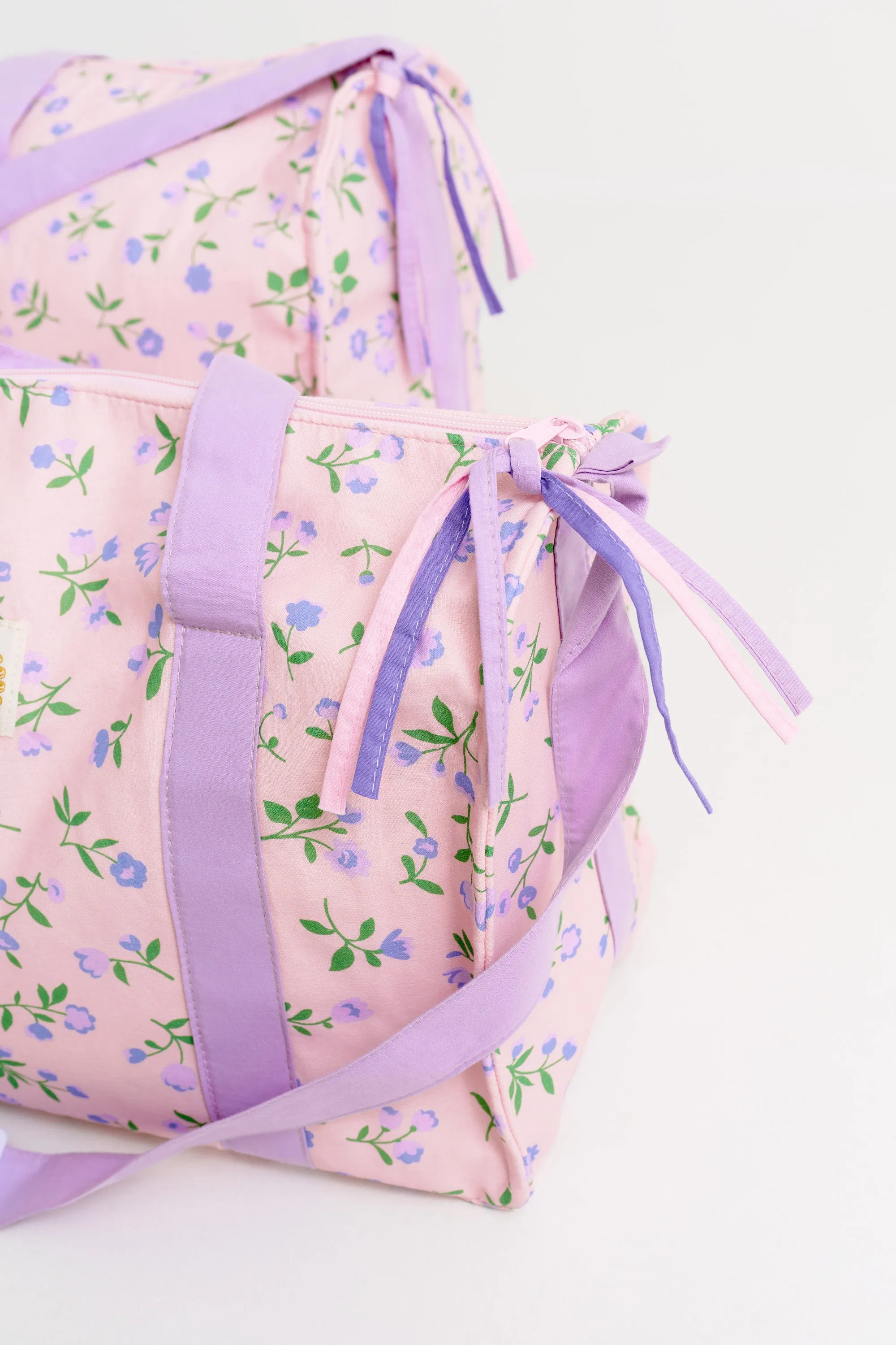 Logan's Long Weekend Bag - Tuxedo Park Tulips with Lauderdale Lavender
