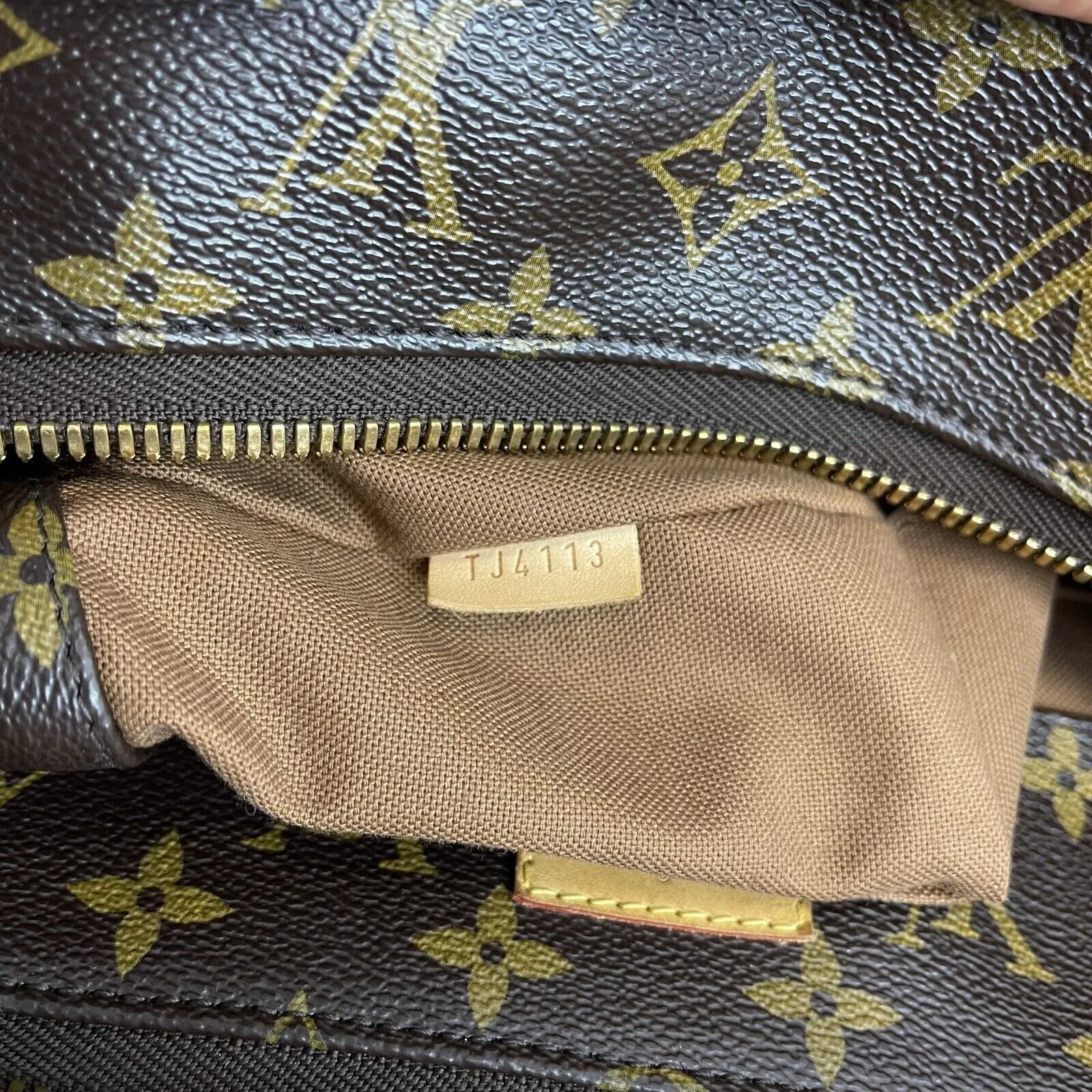 Louis Vuitton - LV Monogram Sully PM - Brown Shoulder Bag