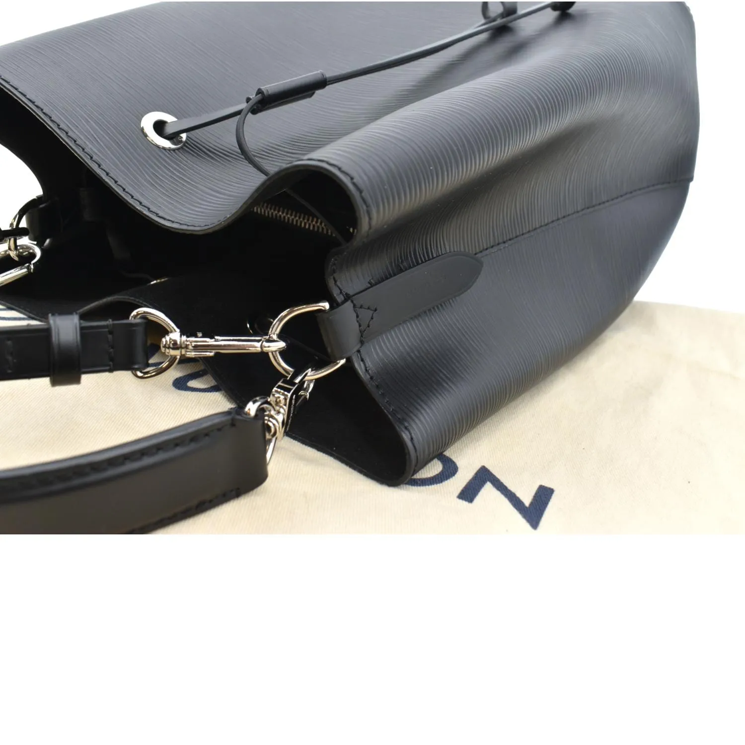 LOUIS VUITTON NeoNoe Epi Leather Shoulder Bag Black