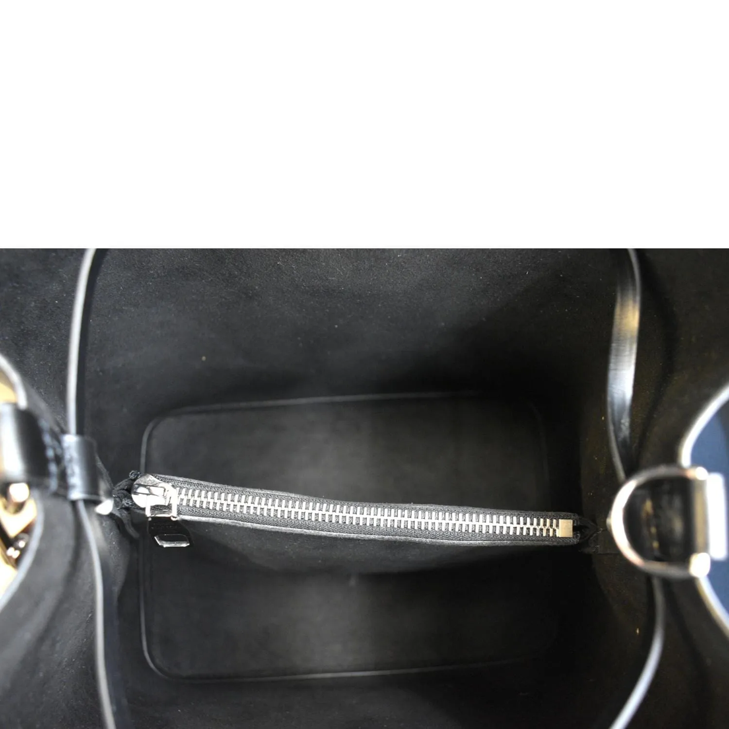 LOUIS VUITTON NeoNoe Epi Leather Shoulder Bag Black