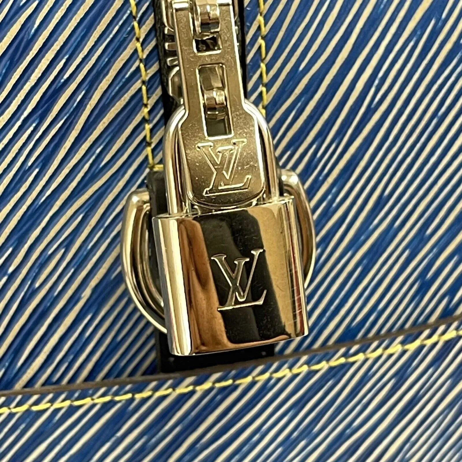 Louis Vuitton - Speedy Bandouliere - Blue Top Handle w/ Strap
