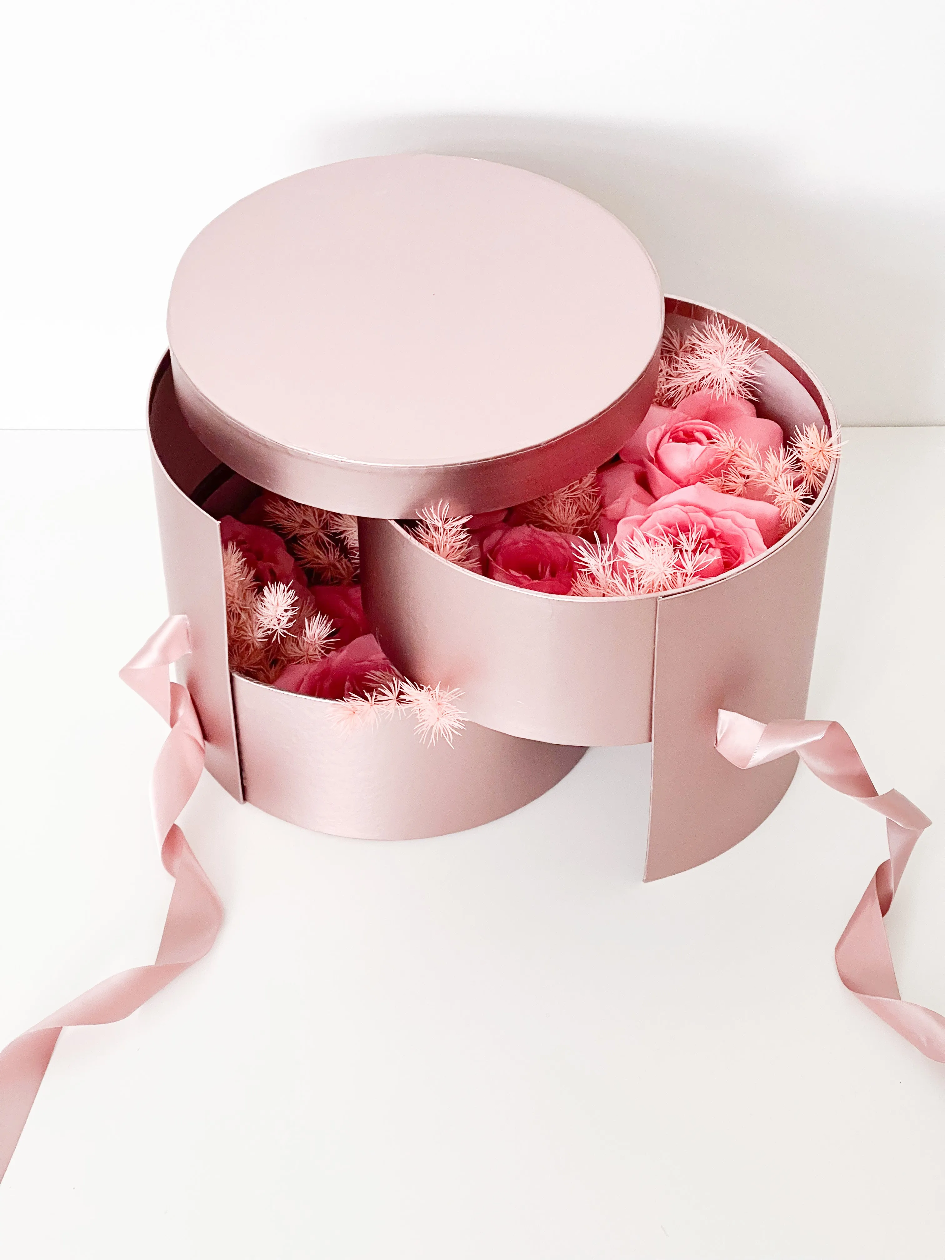 Luxury Round two-drawer Flower/Gift Box in Gold