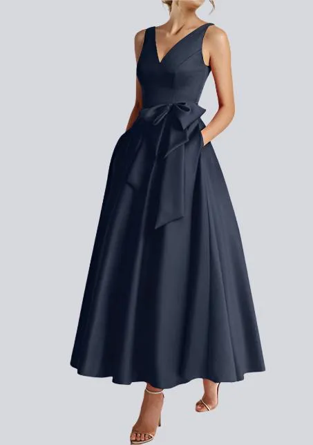 Simple A-Line Sleeveless V-Neck Mother of The Bride Dresses with Pockets