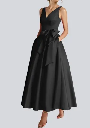 Simple A-Line Sleeveless V-Neck Mother of The Bride Dresses with Pockets