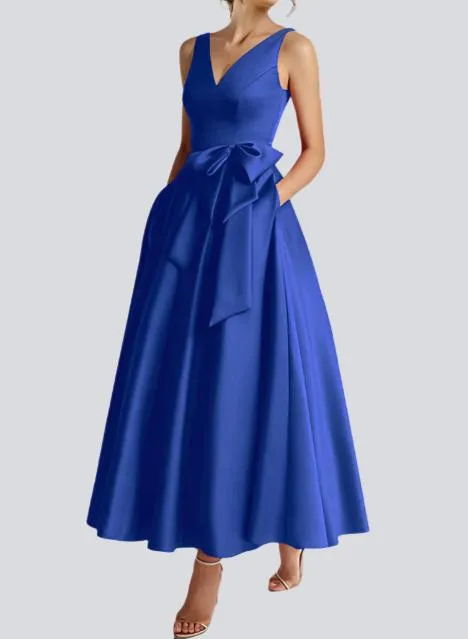 Simple A-Line Sleeveless V-Neck Mother of The Bride Dresses with Pockets
