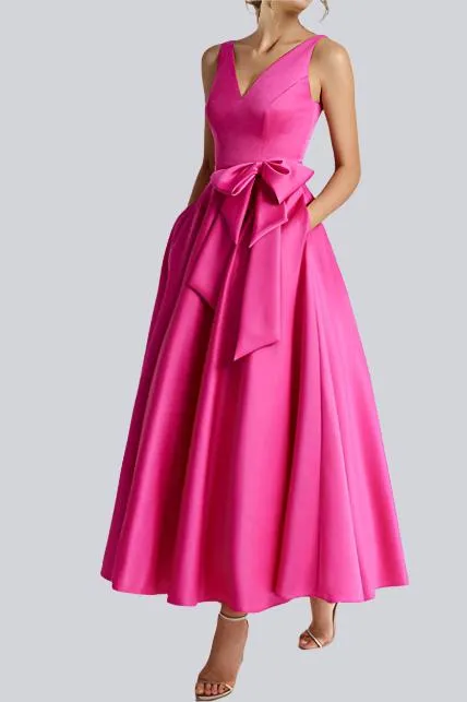 Simple A-Line Sleeveless V-Neck Mother of The Bride Dresses with Pockets