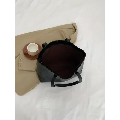 Stylish Leather Medium Tote Bag