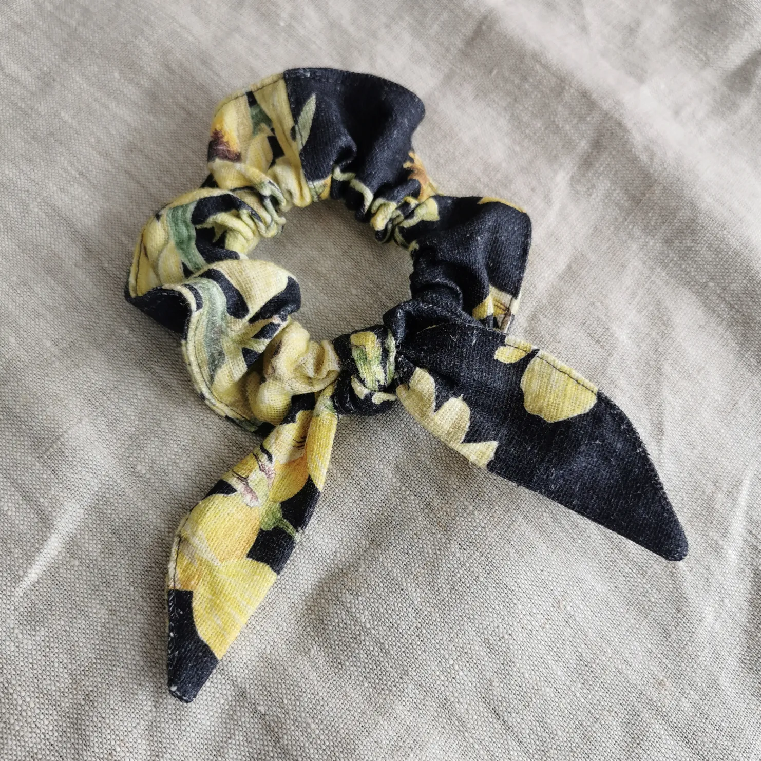 Sunrise Feast Scrunchy