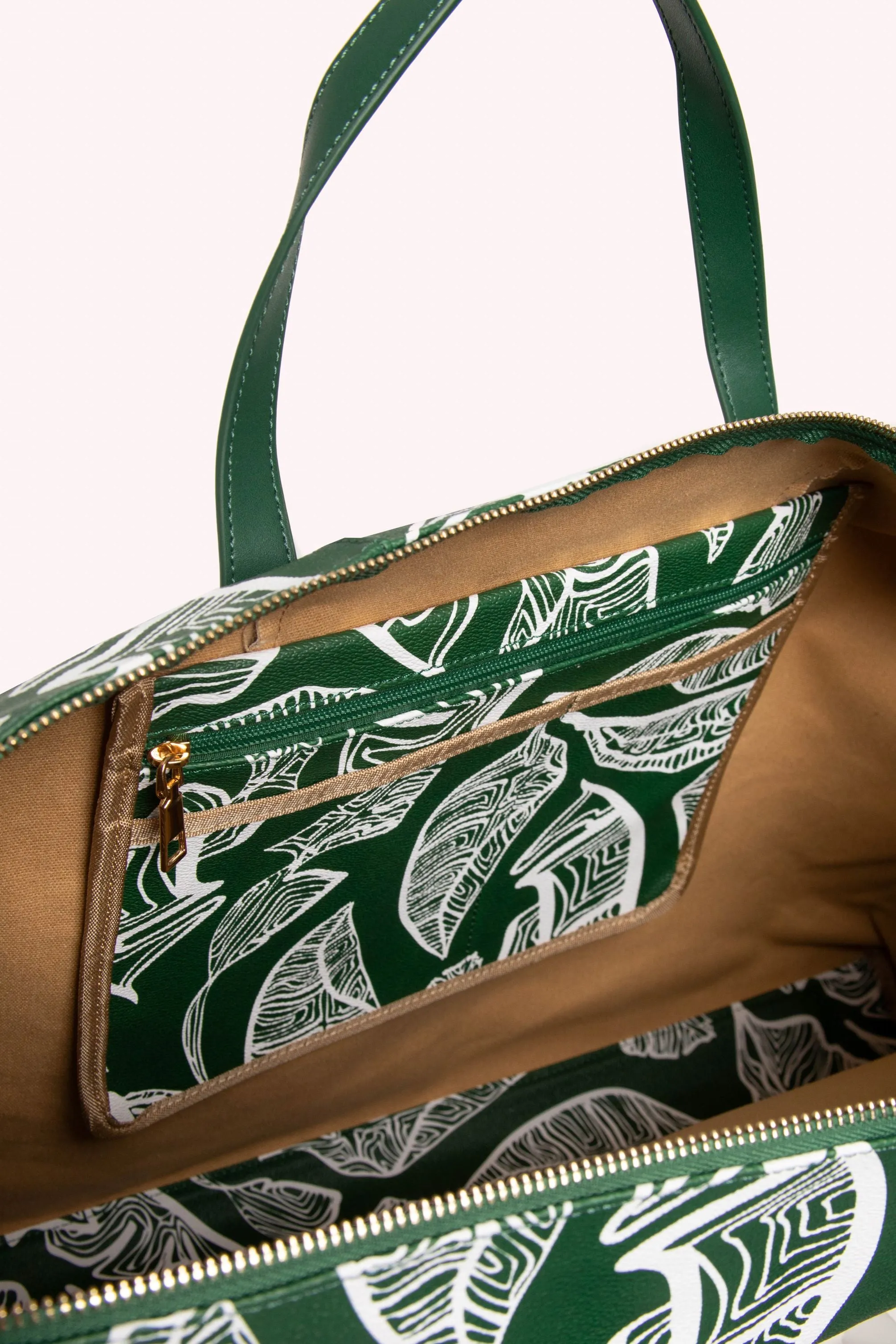 WEEKENDER- EMERALD GREEN BANANA LEAF