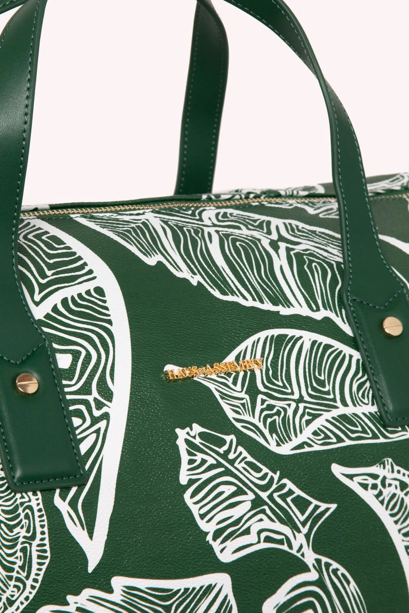 WEEKENDER- EMERALD GREEN BANANA LEAF